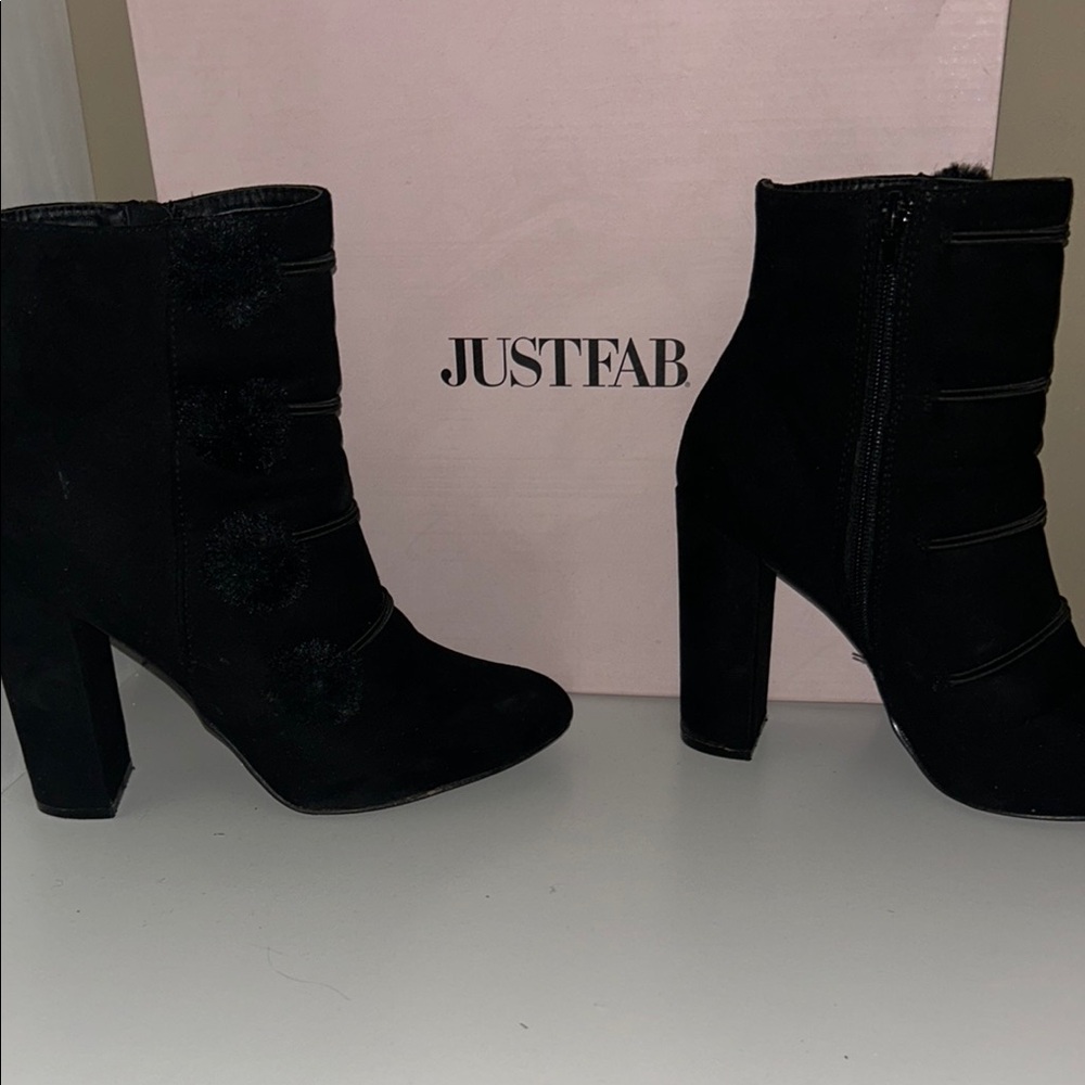 JustFab Black Heeled Boots with Chunky Heel